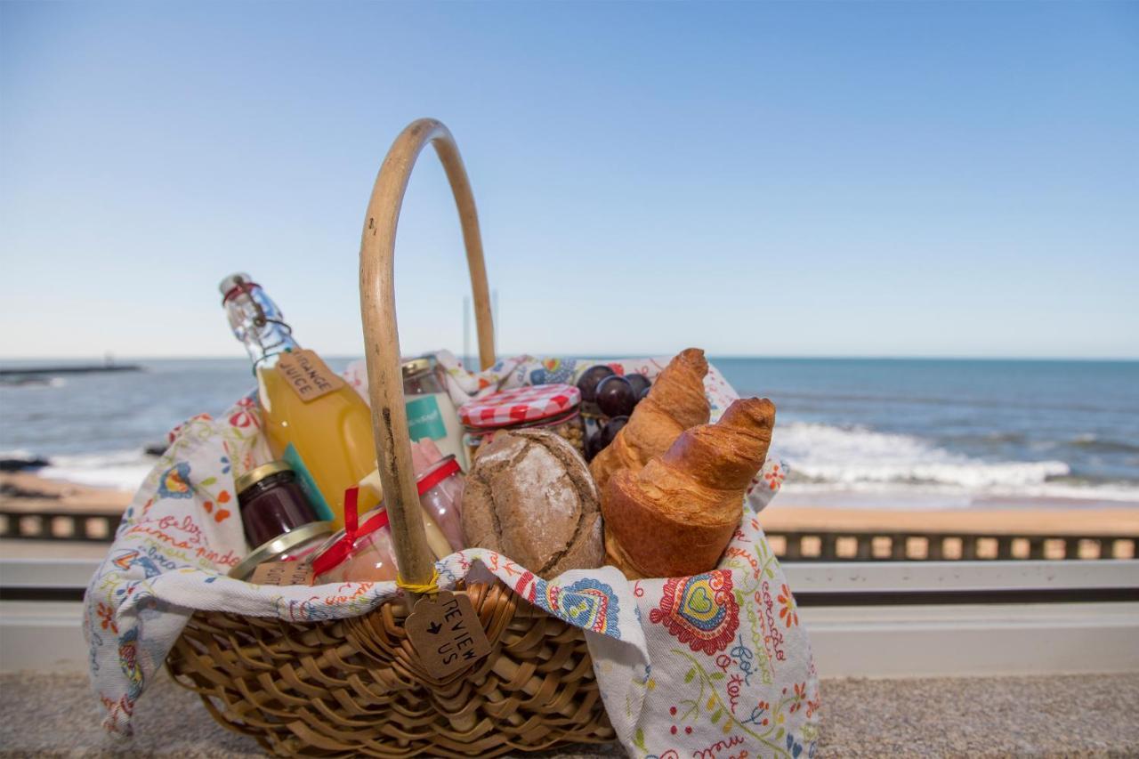 Liiiving In Porto - Luxury Beachfront Apartments Exterior foto